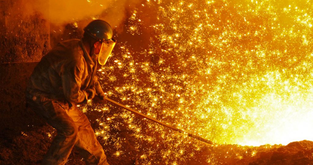 Trump once again threatens China