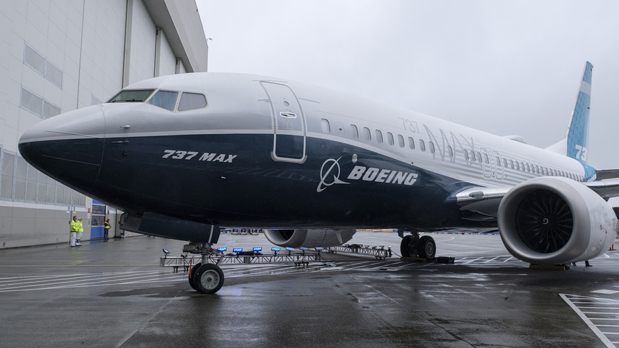 The market is waiting for the Fed meeting; Boeing pushes down DOW