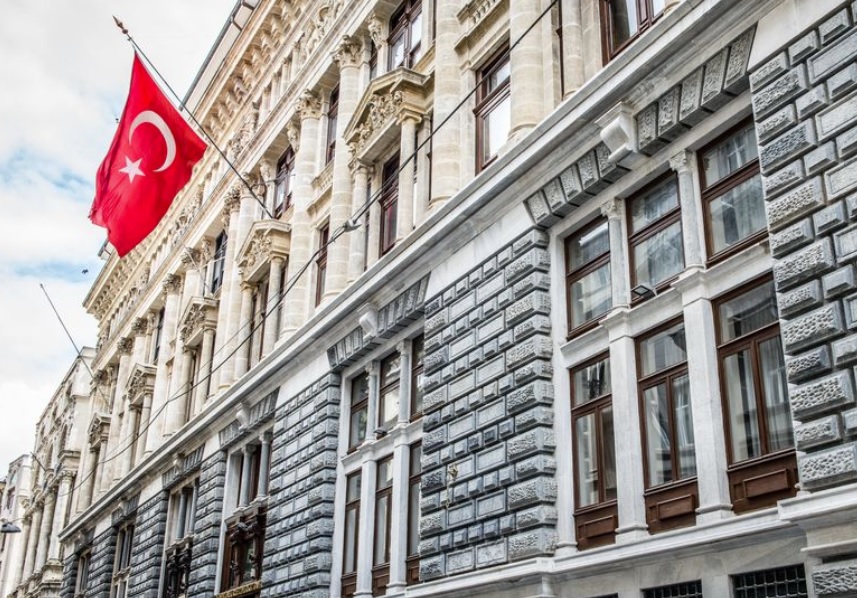 Turkish central bank slashes rates by 425 points in first shift since crisis