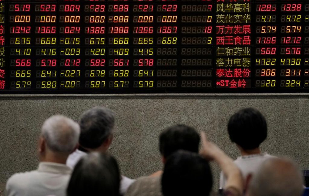 Chinese shares decline as data shows July manufacturing activity contracted