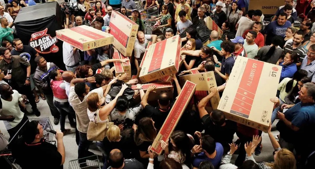 US shoppers stay away from stores, spend online as Black Friday begins