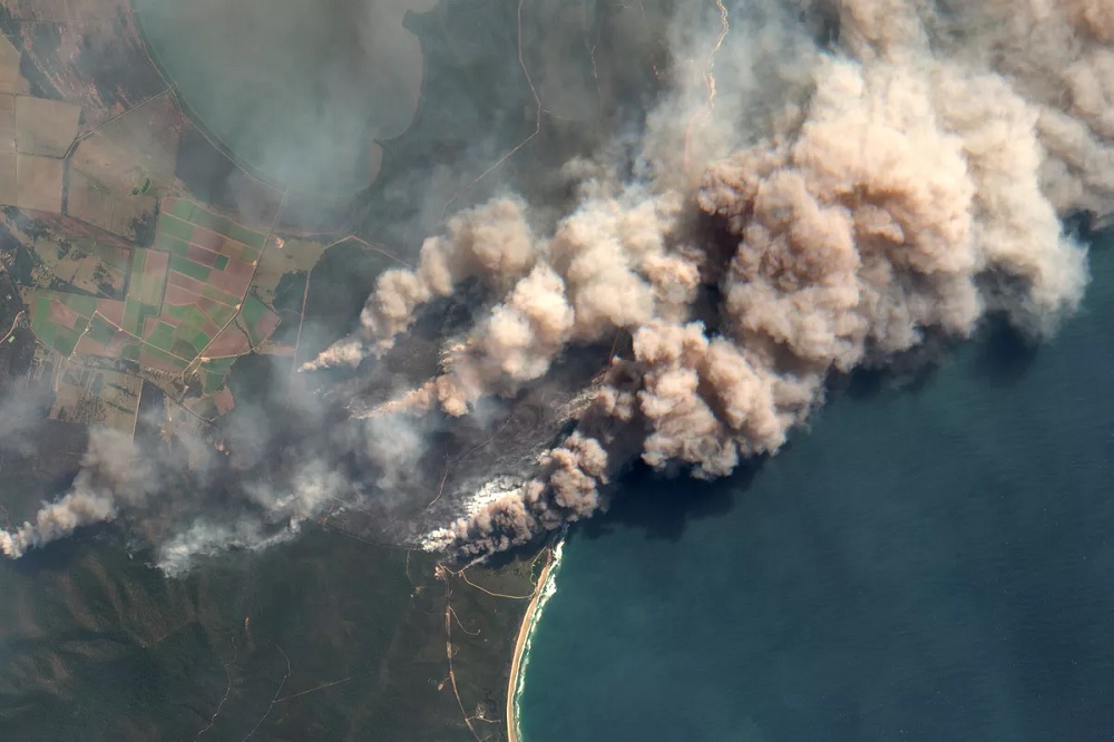 Australian Wildfire Smoke Obscures Skies Half a World Away