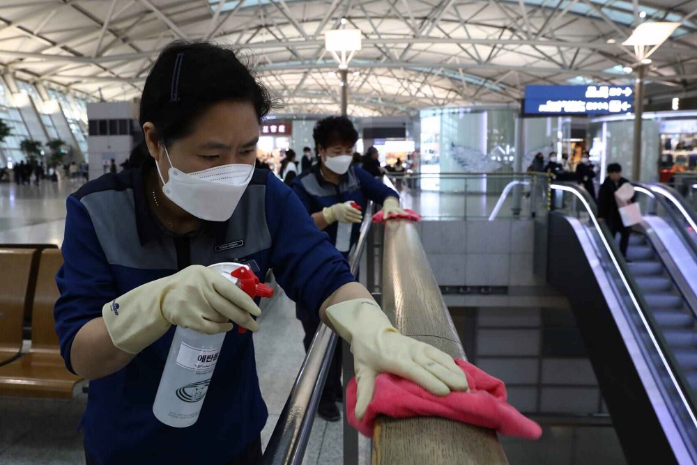 Coronavirus has killed 106 and infected 4,515 people, Chinese health authorities say